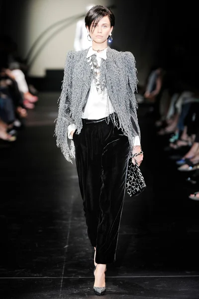 Look 10
